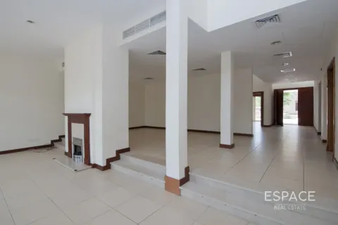 Vila u Arabian Ranches, Dubai, UAE 5 spavaćih soba, 493 m2 Br. 737856 - fotografija 4