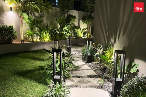 Villa til salgs i Dubai, Emiratene 3 soverom, 214.1 kvm Nr. 669875 - Foto 2