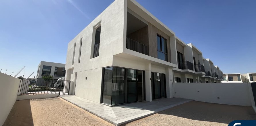 Apartment in The Valley, Dubai, UAE 4 bedrooms, 294 sq.m. № 688858