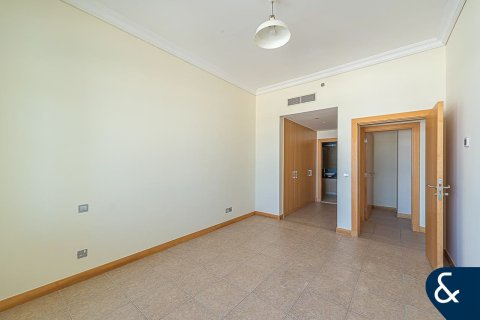 Apartment in Palm Jumeirah, Dubai, UAE 2 bedrooms, 144 sq.m. № 688856 - photo 2