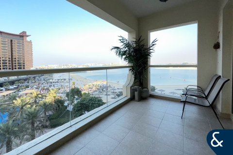 Apartment in Palm Jumeirah, Dubai, UAE 2 bedrooms, 144 sq.m. № 688856 - photo 7