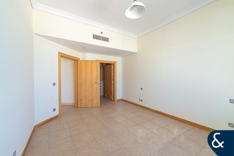 Apartment in Palm Jumeirah, Dubai, UAE 2 bedrooms, 144 sq.m. № 688856 - photo 11