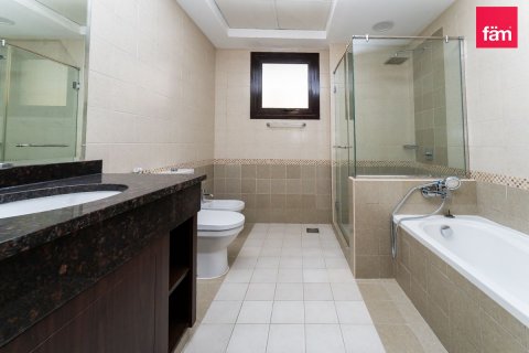 Villetta a schiera in affitto a Dubai, EAU 4 camere da letto, 353 mq. № 635740 - foto 26