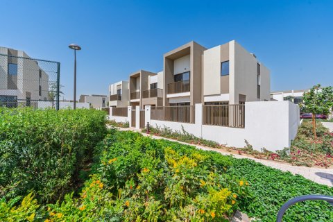 Villa en venta en Dubai Land, Dubai, EAU 4 dormitorios, 236 m2 № 678034 - foto 25