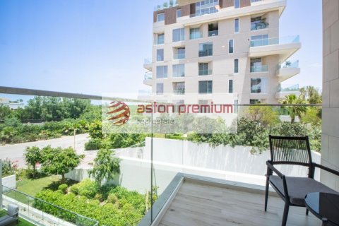 Apartment in Al Barari, Dubai, UAE 52.3 sq.m. № 630766 - photo 1
