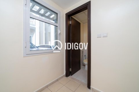 טאונהאוס להשכרה ב Al Barsha, Dubai, איחוד האמירויות  4 חדרי שינה, 132.57 מ"ר, מספר 735810 - תמונה 9