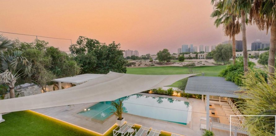 Villa i Dubai Sports City, Dubai, Emiratene 6 soverom, 930 kvm nr. 642021