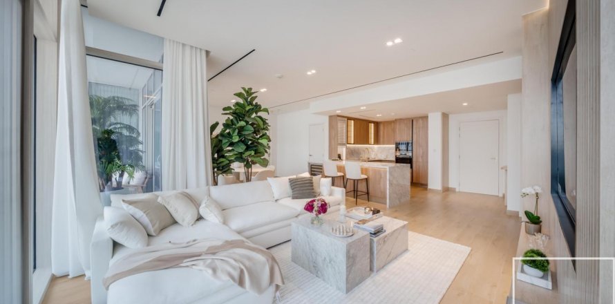 DIFC、Dubai、UAEにあるマンション 3ベッドルーム、194 m2 No642016