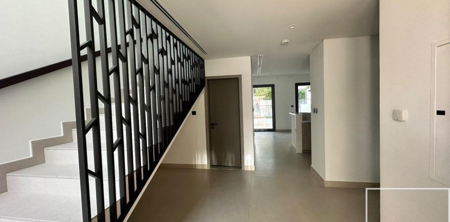 Kaupunkipientalo Tilal Al Ghaf, Dubai, Arabiemiraatit 3 makuuhuonetta, 144 m2 № 642017