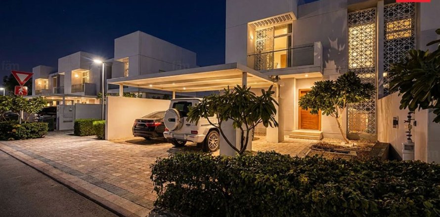 Ridamaja asukohaga Dubai, AÜE: 3 magamistoaga, 321.3 m² Nr 726679