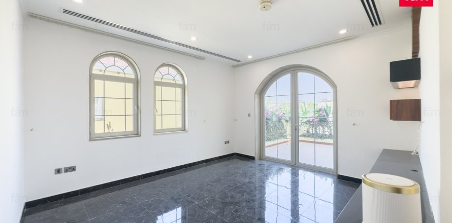 Vila di Jumeirah Park, Dubai, UEA 5 kamar tidur, 740 m2 nomor 659301