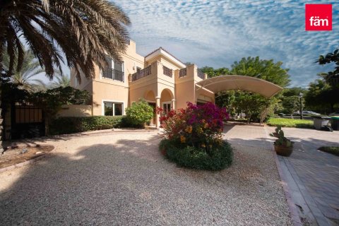 Villa en alquiler en Dubai, EAU 5 dormitorios, 570.8 m2 № 661579 - foto 1