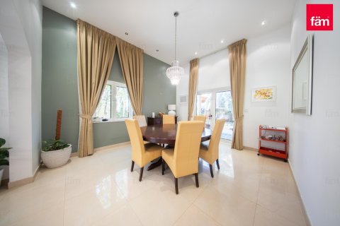 Villa en alquiler en Dubai, EAU 5 dormitorios, 570.8 m2 № 661579 - foto 6