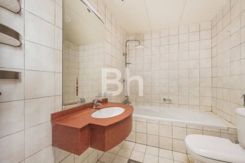 Apartmen di Jumeirah Lake Towers, Dubai, UAE 2 bilik tidur, 151 meter persegi № 643112 - foto 8