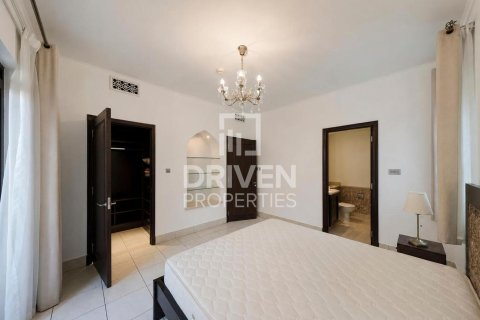 Apartamento para arrendamento em Downtown Dubai (Downtown Burj Dubai), Dubai, EAU 2 quartos, 201.04 m2 № 768404 - foto 11