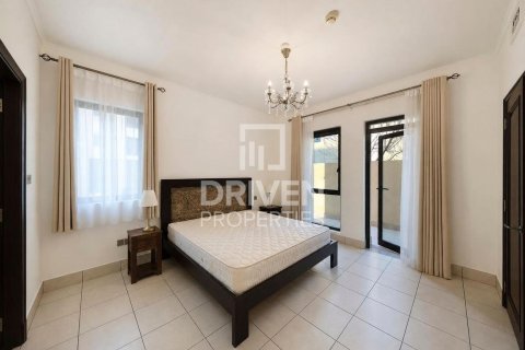 Apartamento para arrendamento em Downtown Dubai (Downtown Burj Dubai), Dubai, EAU 2 quartos, 201.04 m2 № 768404 - foto 9