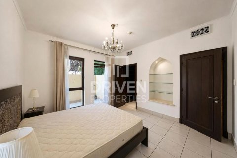 Apartamento para arrendamento em Downtown Dubai (Downtown Burj Dubai), Dubai, EAU 2 quartos, 201.04 m2 № 768404 - foto 10