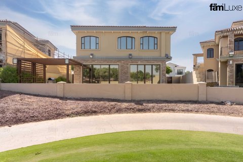 Villa in Dubai, UAE 5 bedrooms, 522.6 sq.m. № 712925 - photo 11