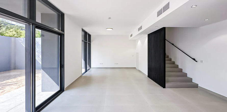 Kaupunkipientalo Tilal City, Sharjah, Arabiemiraatit 4 makuuhuonetta, 247.21 m2 № 749426