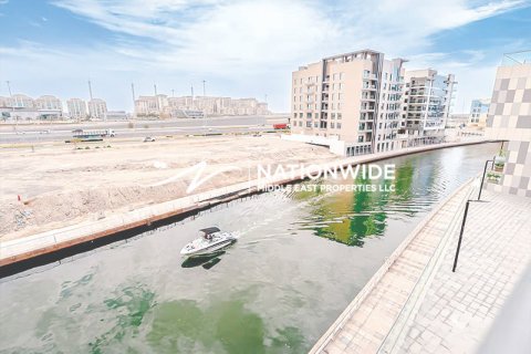 Abu Dhabi, BAE’de duplex 3 yatak odası, 162 m&sup2; No 686365