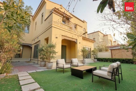 Vilă în Mirdif, Dubai, EAU 5 dormitoare, 422.8 mp. №758346