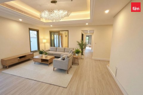 Vilă de închiriat în Mirdif, Dubai, EAU 5 dormitoare, 422.8 mp.  №758346 - poză 2