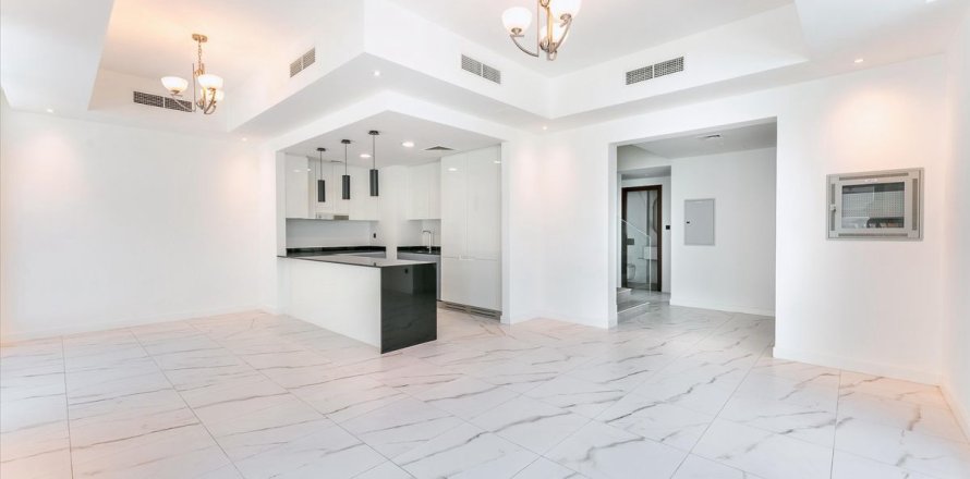 Városi lakóépület itt: Dubai, EAE, 4 hálószoba, 289.1 m², azonosító: 758348