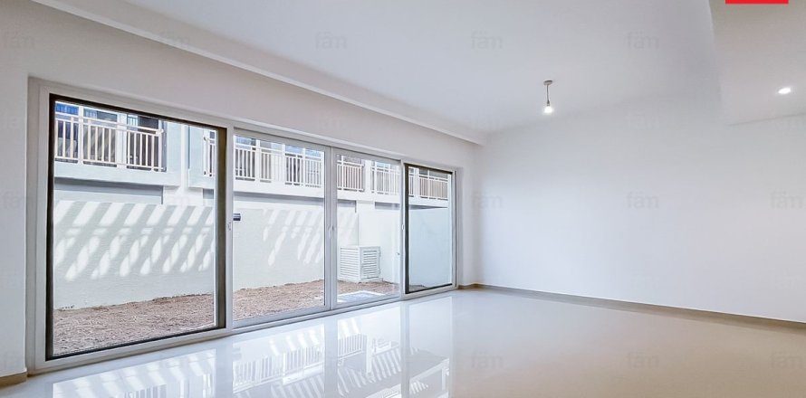 Shtëpi në qytet në Dubai, Emiratet e Bashkuara Arabe 4 dhoma gjumi, 118.9 m2. № 669752