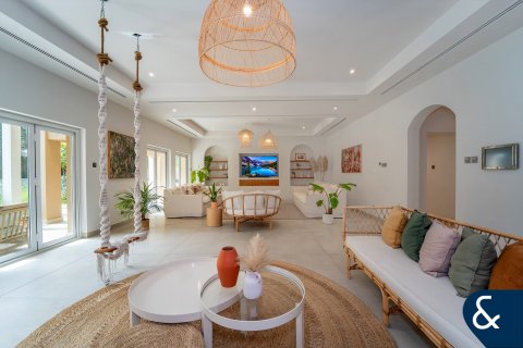 Arabian Ranches, Dubai, संयुक्त अरब अमीरात में विला, 7 बेडरूम, 693 वर्ग मीटर, संख्या 698018 - फ़ोटो 3