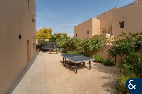 Arabian Ranches, Dubai, संयुक्त अरब अमीरात में विला, 7 बेडरूम, 693 वर्ग मीटर, संख्या 698018 - फ़ोटो 24