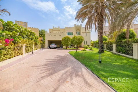 Villa in Jumeirah Islands, Dubai, UAE 4 bedrooms, 509 sq.m. № 650140 - photo 19