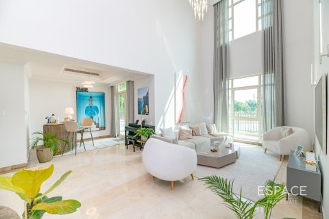 Villa in Jumeirah Islands, Dubai, UAE 4 bedrooms, 509 sq.m. № 650140 - photo 20
