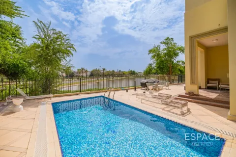 Villa in Jumeirah Islands, Dubai, UAE 4 bedrooms, 509 sq.m. № 650140 - photo 16