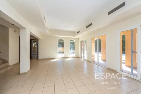 וילה להשכרה ב Arabian Ranches, Dubai, איחוד האמירויות  3 חדרי שינה, 273 מ"ר, מספר 650141 - תמונה 2