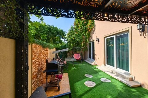 Townhouse in Dubai, UAE 4 bedrooms, 229.9 sq.m. № 696714 - photo 15