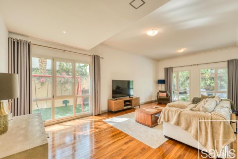 Vila v Meadows, Dubai, SAE 5 ložnice, 353.5 m² Č.: 764777 - fotografie 9
