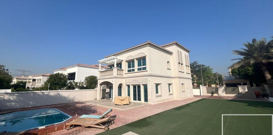 Villa à Jumeirah Village Triangle, Dubai, EAU: 3 chambres, 712.38 m2 № 747189