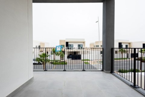 Vilă de închiriat în Yas Island, Abu Dhabi, EAU 4 dormitoare, 463.1 mp.  №700228 - poză 3