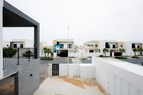 Vilă de închiriat în Yas Island, Abu Dhabi, EAU 4 dormitoare, 463.1 mp.  №700228 - poză 25