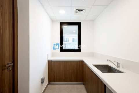 Vilă de închiriat în Yas Island, Abu Dhabi, EAU 4 dormitoare, 463.1 mp.  №700228 - poză 9