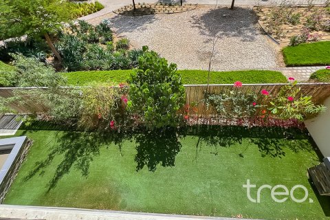 Üürile anda ridamaja asukohaga Dubai, AÜE: 4 magamistoaga, 215.26 m² Nr 741163 - pilt 10