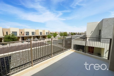 Üürile anda ridamaja asukohaga Dubai, AÜE: 4 magamistoaga, 215.26 m² Nr 741163 - pilt 16