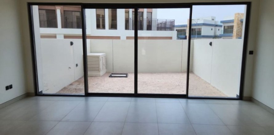 خانه شهری در Dubai ، امارات متحده عربی 4 خوابه ، 155.4 متر مربع.  شماره 732856