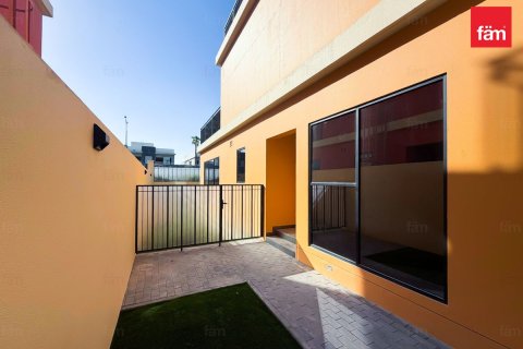 Casa urbana para arrendamento em Dubai, EAU 5 quartos, 219.6 m2 № 732844 - foto 5
