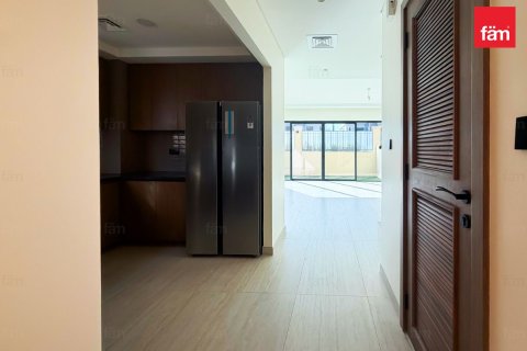 Casa urbana para arrendamento em Dubai, EAU 5 quartos, 219.6 m2 № 732844 - foto 12
