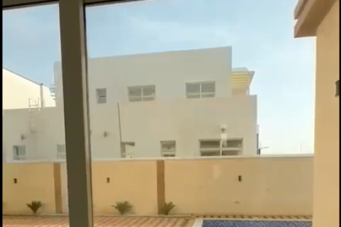 Villa zum Verkauf in Abu Dhabi, VAE 6 Schlafzimmer, 652 m2 Nr. 717173 - Foto 7