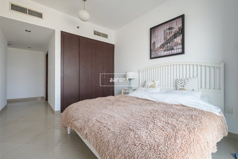 Apartment in Jumeirah Lake Towers, Dubai, UAE 2 bedrooms, 101.2 sq.m. № 636819 - photo 7