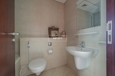 Apartment in Jumeirah Lake Towers, Dubai, UAE 2 bedrooms, 101.2 sq.m. № 636819 - photo 11
