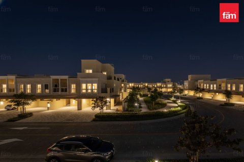 Řadový dům v Dubai, SAE 5 ložnice, 224.6 m² Č.: 769231 - fotografie 17