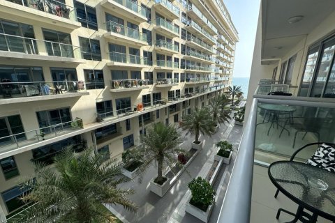 Lägenhet till försäljning i Ras Al Khaimah, UAE 42 kvm Nr. 734644 - fotografi 1